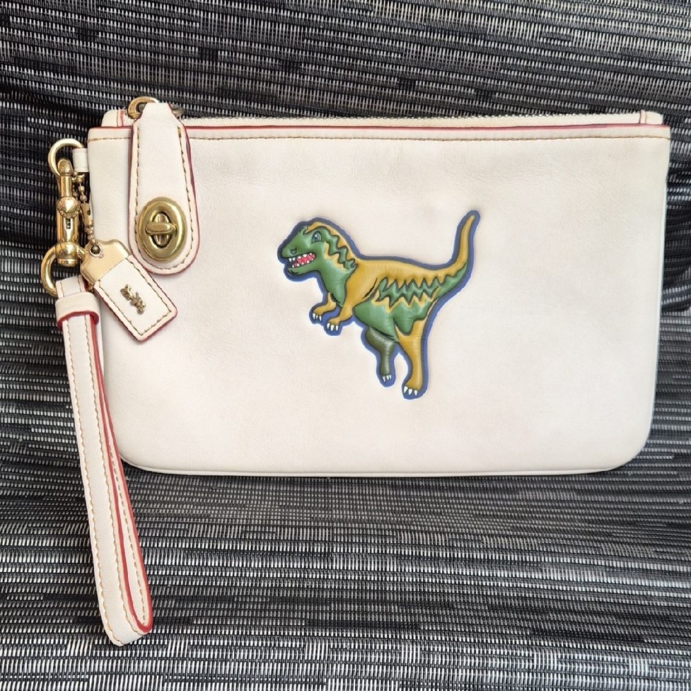 Coach 🦖 REXY 1941 Turnlock Wristlet 21 In Glovetanned Leather